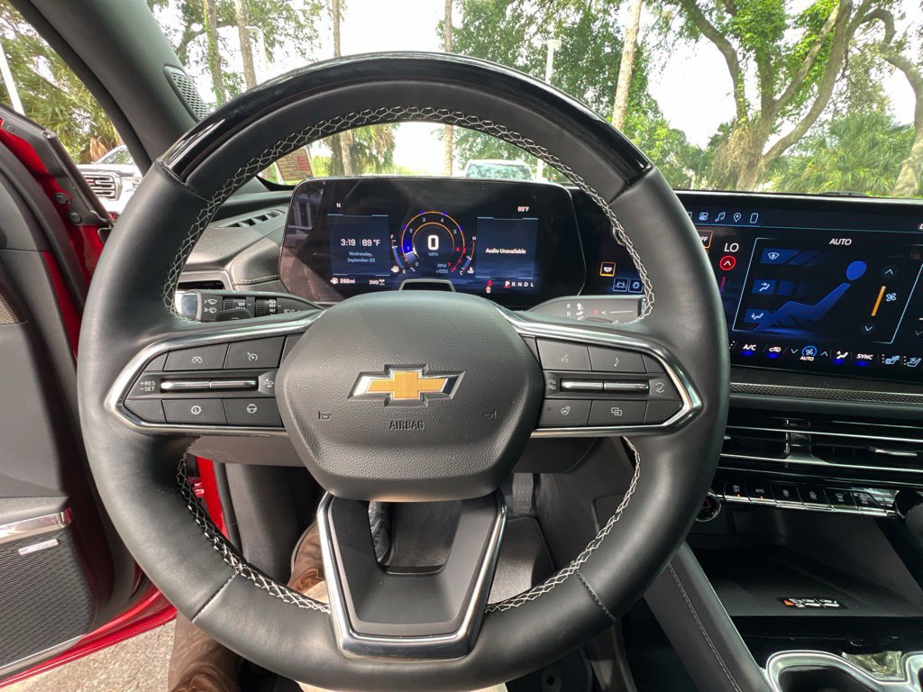 Used 2025 Chevrolet Traverse High Country AWD/4WD image 33