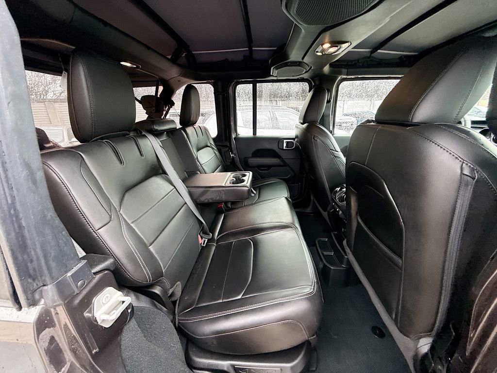 Used 2023 Jeep Wrangler Unlimited Sahara w/ Cold Weather Group image 31