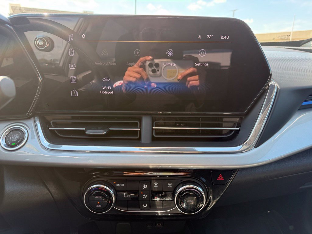 Used 2025 Chevrolet Trax LT FWD image 29