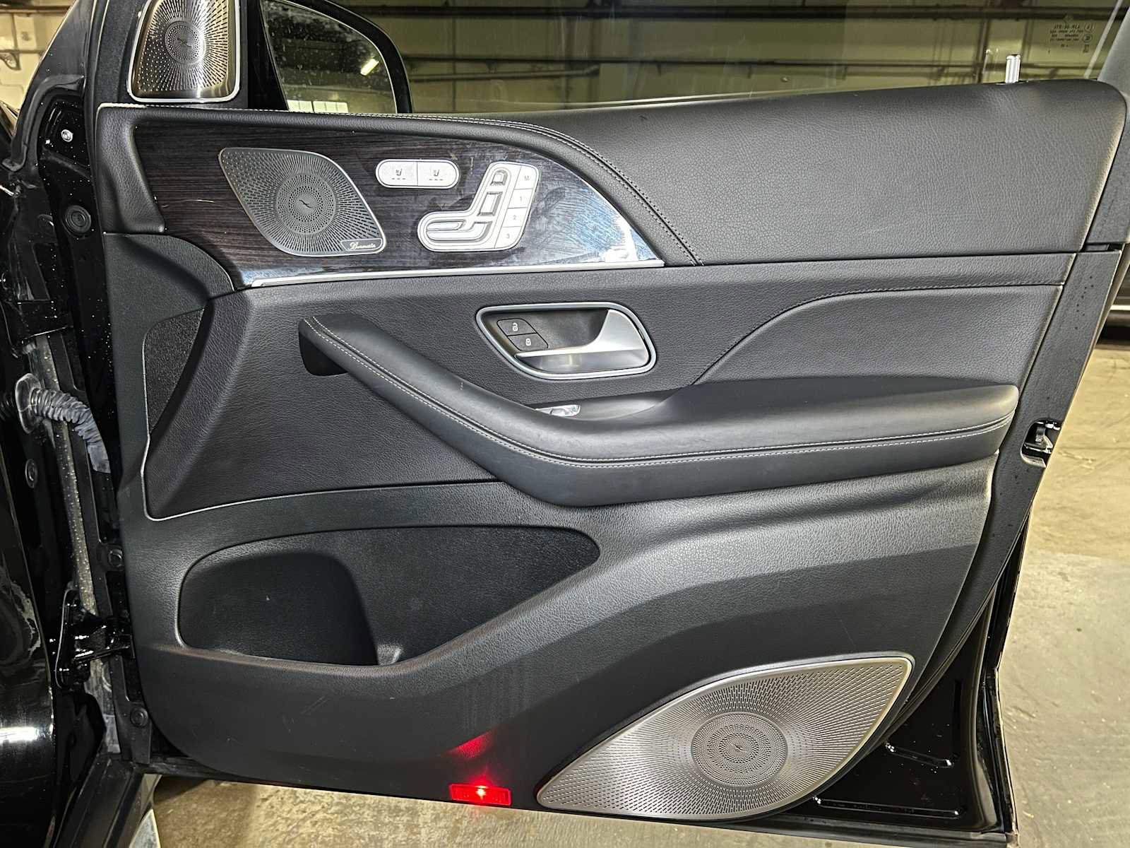 Used 2023 Mercedes-Benz GLS 580 4MATIC image 10