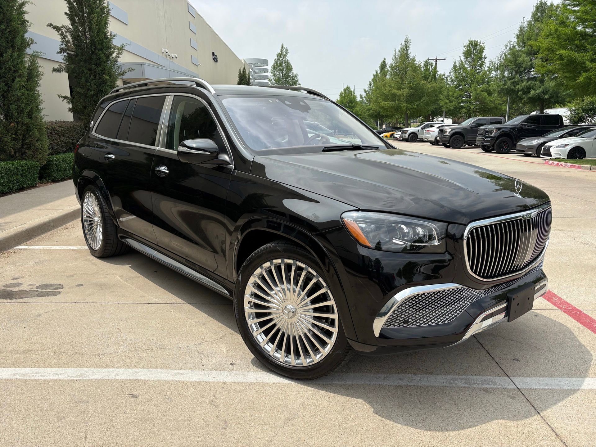 Used 2022 Mercedes-Benz Maybach GLS 600 4MATIC image 3