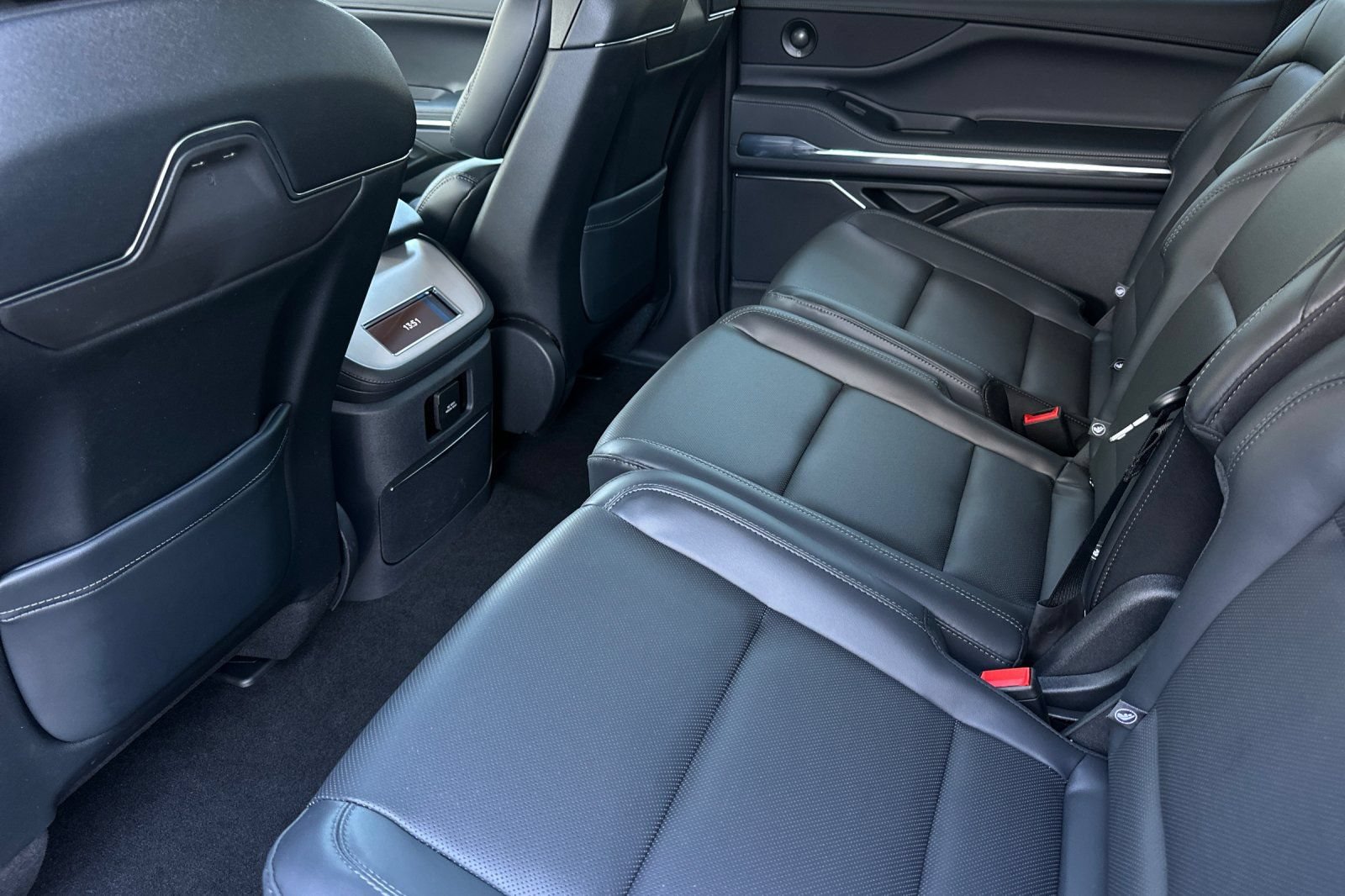 New 2026 Lincoln Navigator L Premier AWD/4WD image 11