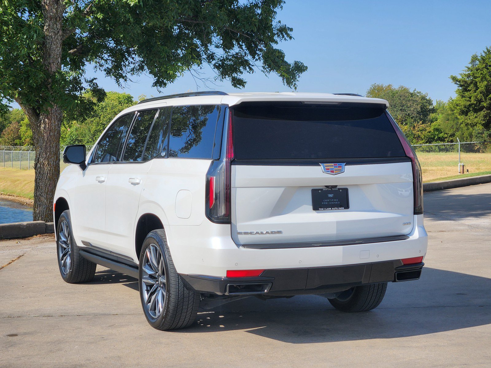 Certified 2024 Cadillac Escalade Sport w/ Touring Package AWD/4WD image 4