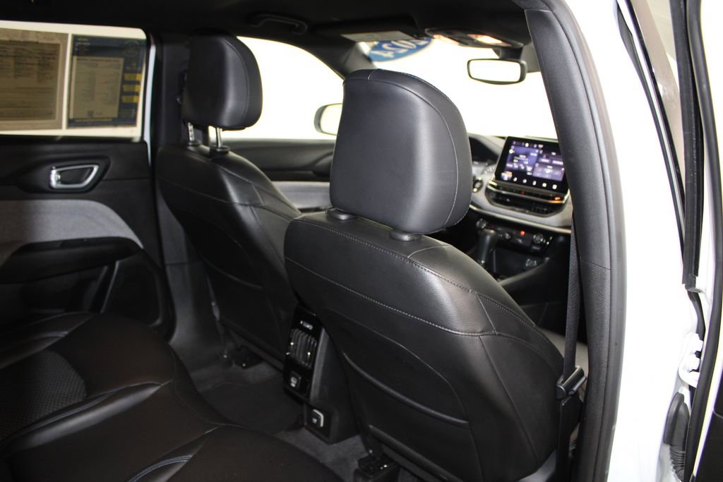 Used 2024 Jeep Compass Latitude image 27