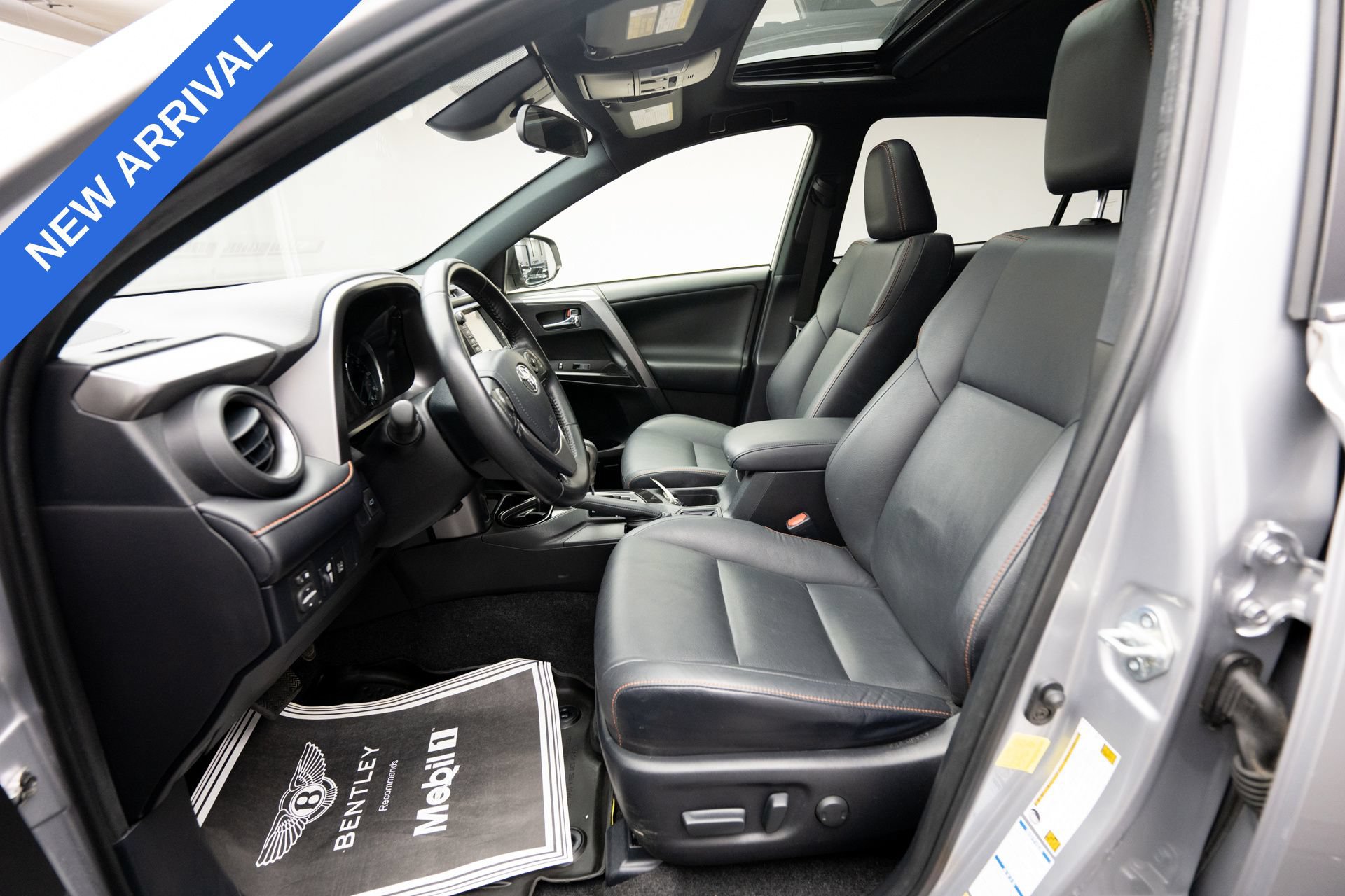 Used 2017 Toyota RAV4 SE w/ Advanced Technology Package AWD/4WD image 10