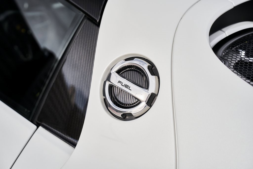 Used 2015 Porsche 918 Spyder image 37