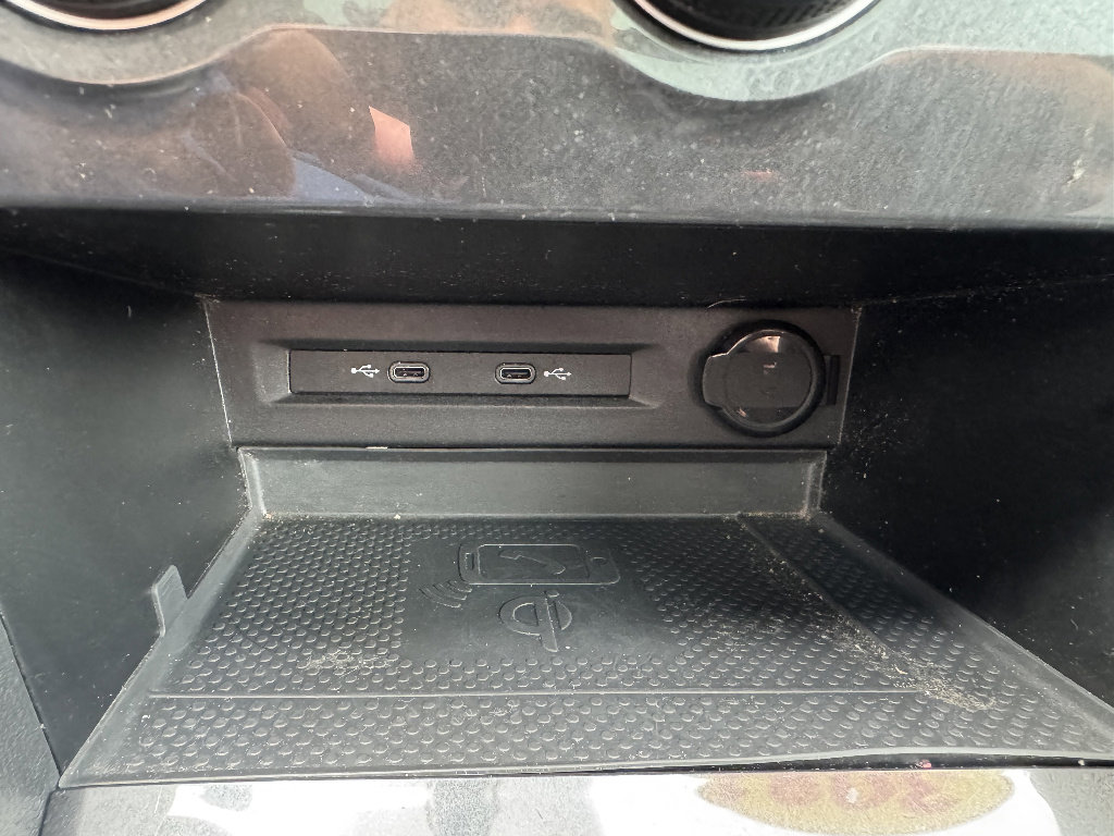 Used 2021 Volkswagen Tiguan SE R-Line image 19