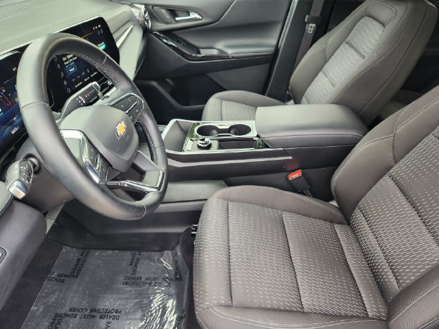 Used 2026 Chevrolet Equinox LT FWD image 4
