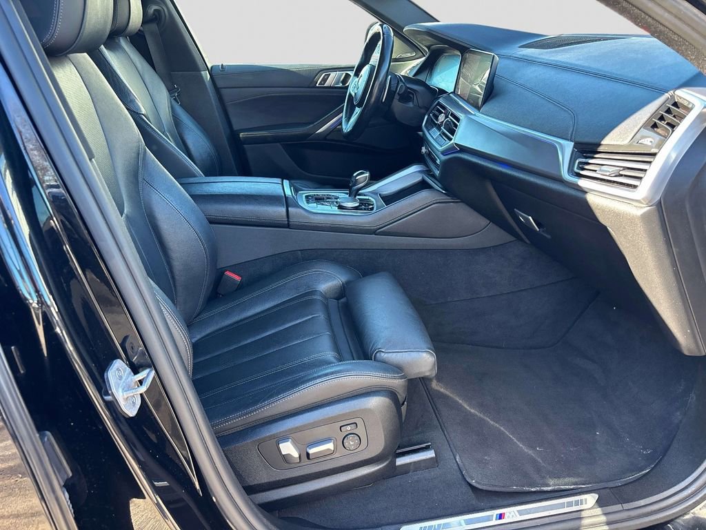 Used 2021 BMW X6 xDrive40i w/ M Sport Package image 16