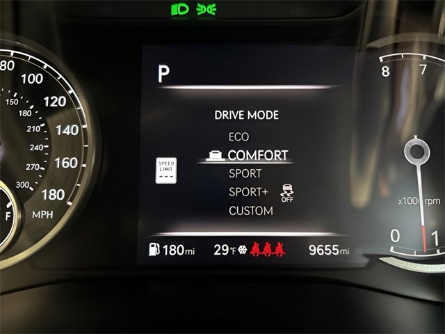 Used 2025 Genesis G70 2.5T image 19