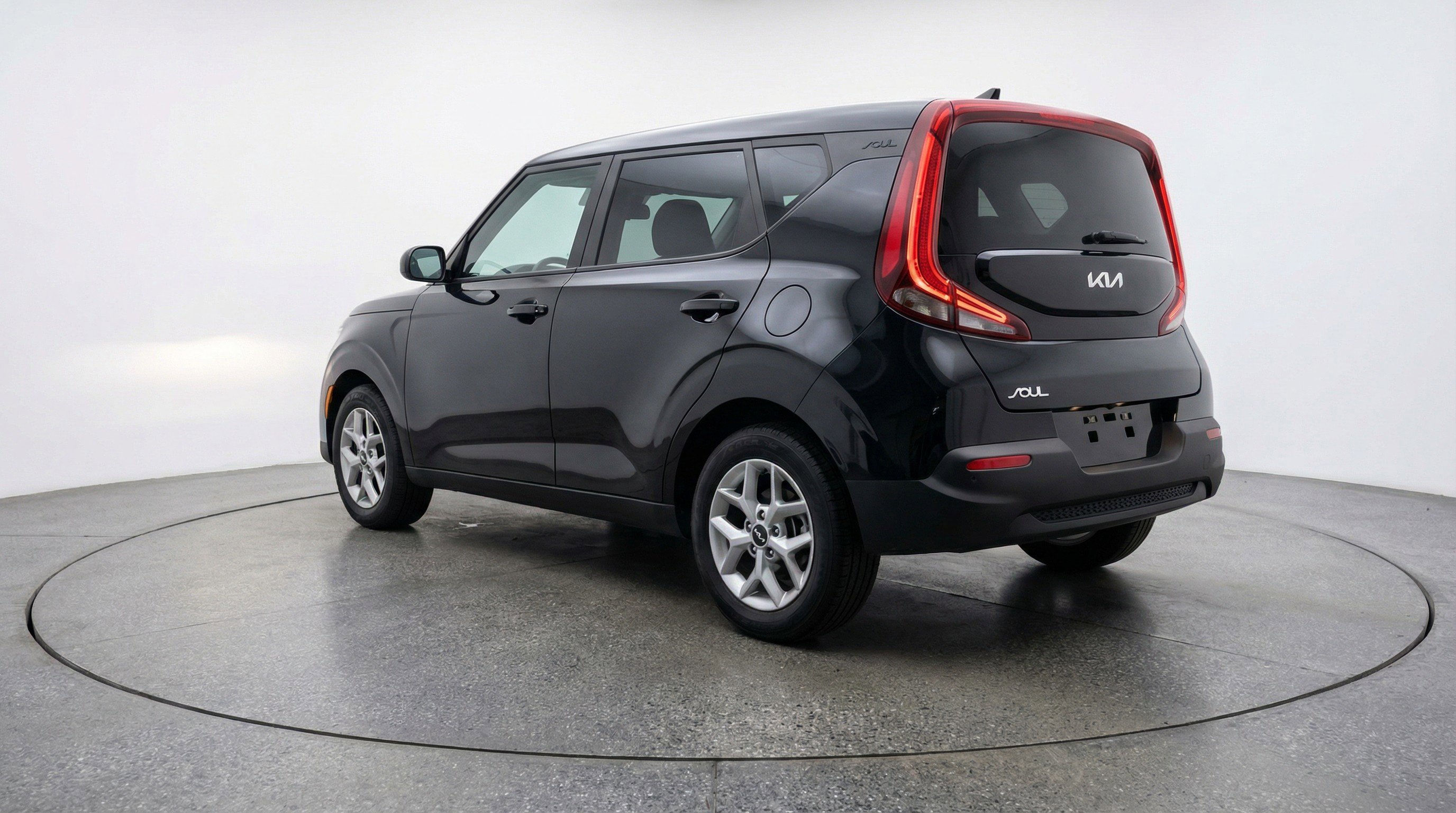 Used 2025 Kia Soul FWD image 6