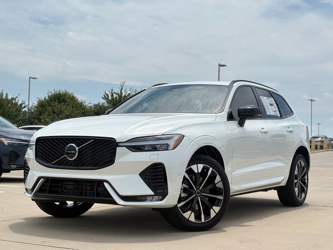 New 2026 Volvo XC60 B5 Plus w/ Protection Package Premier video 1