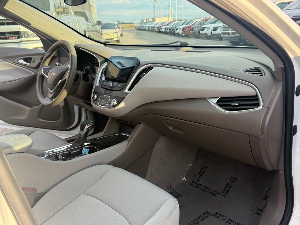 Used 2023 Chevrolet Malibu LT image 15