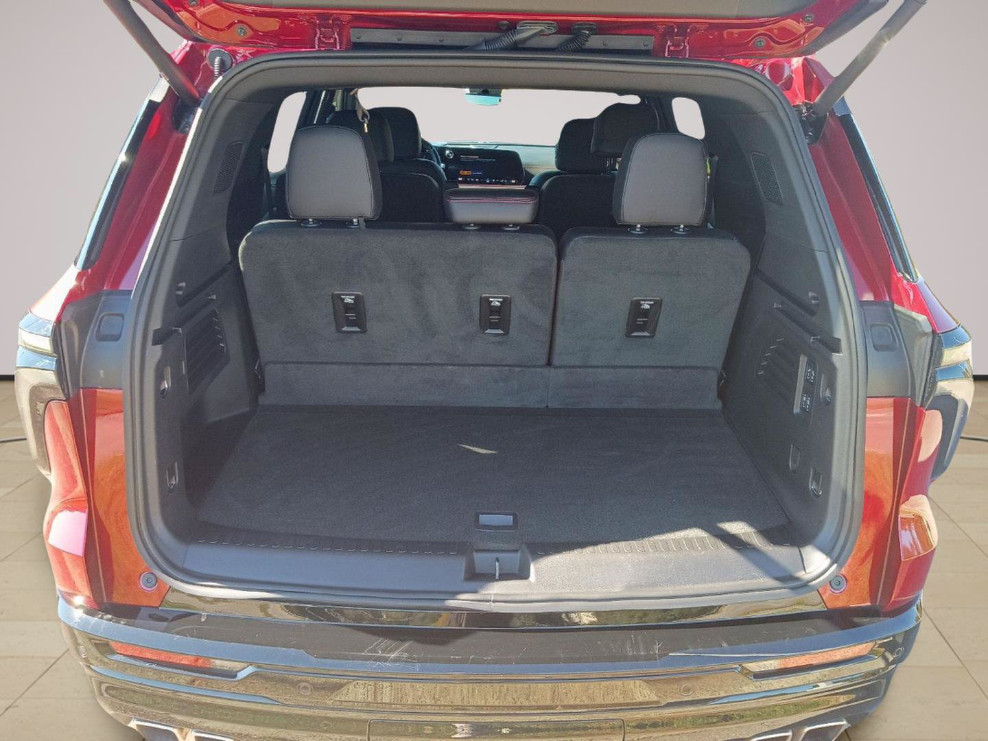 Used 2026 Chevrolet Traverse RS FWD image 37