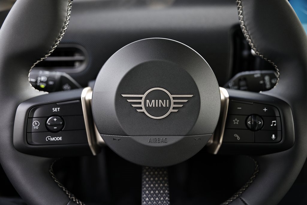 New 2025 MINI Cooper S image 32