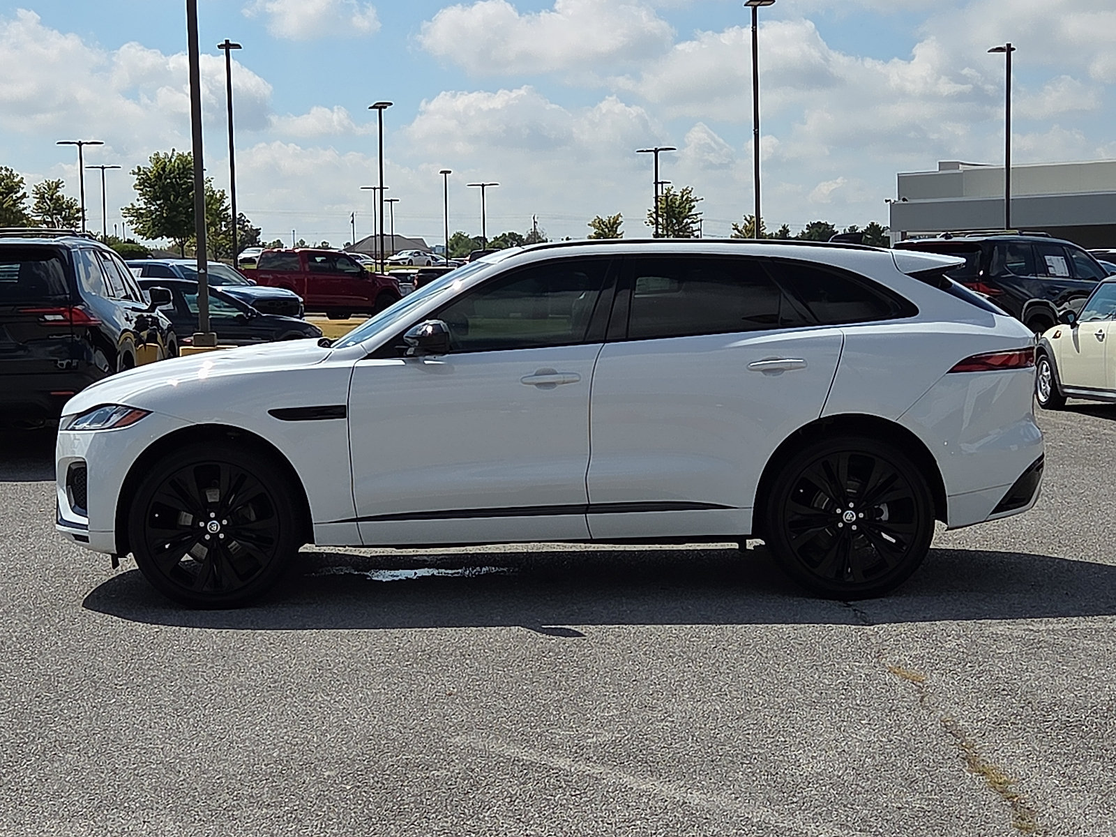 Used 2025 Jaguar F-PACE R-Dynamic S AWD/4WD image 3