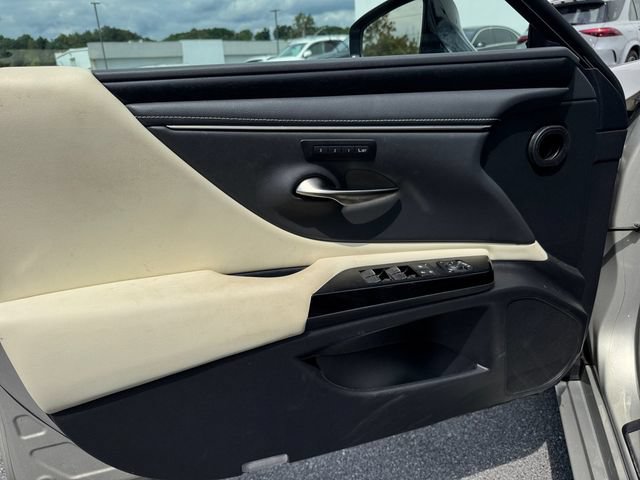 Used 2022 Lexus ES 350 w/ Premium Package FWD image 11