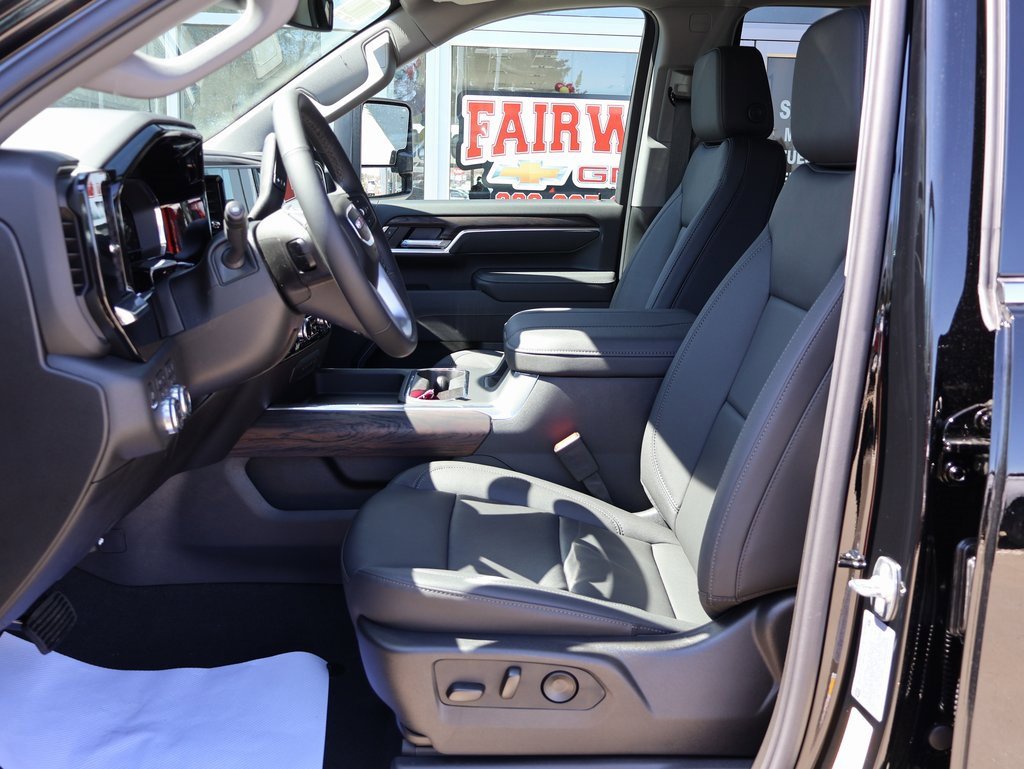 New 2025 GMC Sierra 2500 SLT w/ SLT Premium Package image 16