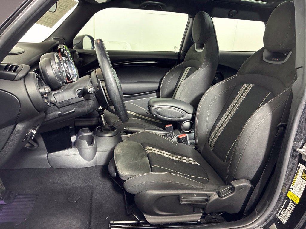 Used 2019 MINI Cooper John Cooper Works w/ Signature Upholstery Package FWD image 18