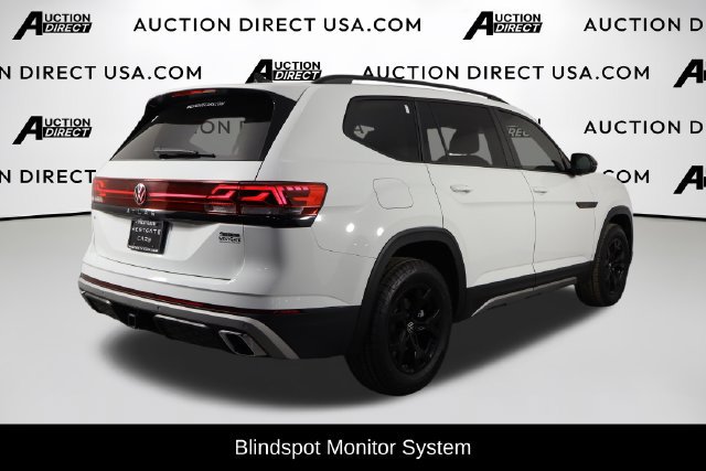 Used 2025 Volkswagen Atlas Peak Edition SE AWD/4WD image 8