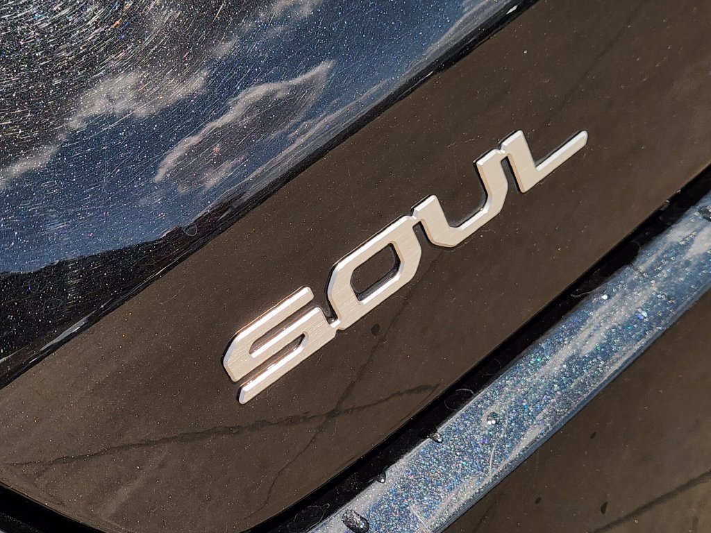 Certified 2024 Kia Soul LX w/ LX Technology Package FWD image 17