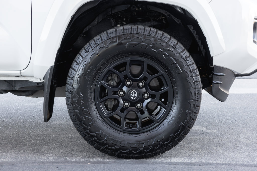Used 2021 Toyota Tacoma SR5 RWD image 4