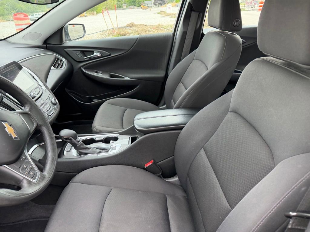 Used 2023 Chevrolet Malibu LT w/ Driver Confidence Package FWD image 7