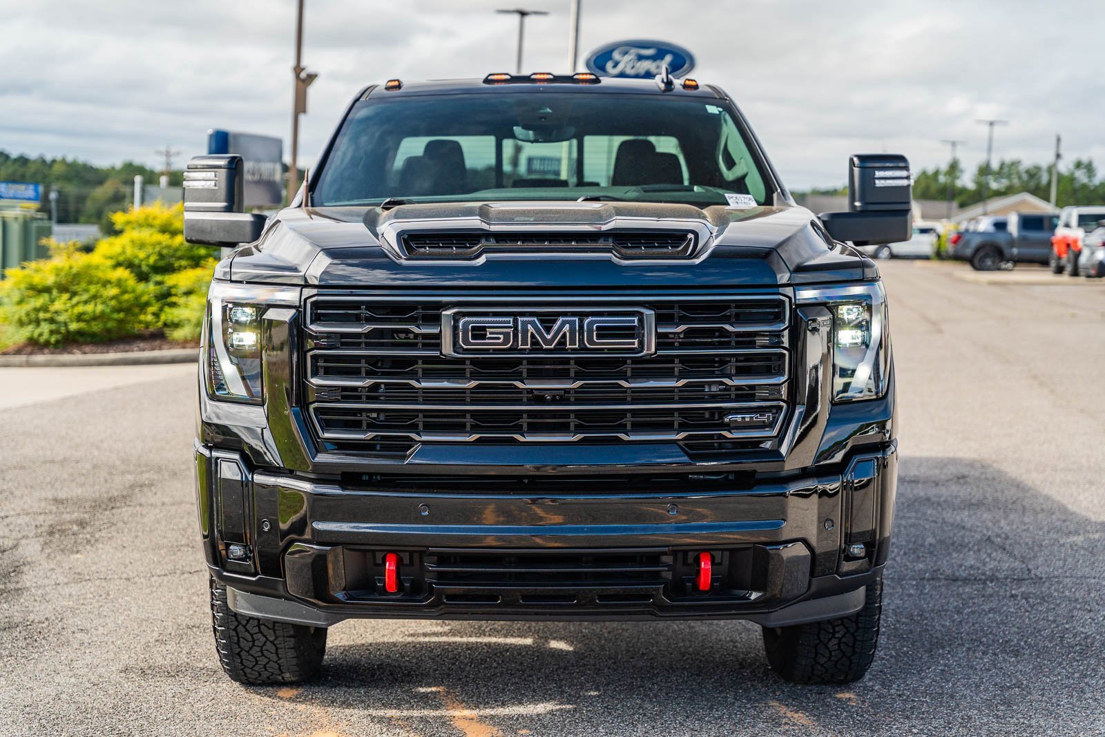 Used 2025 GMC Sierra 2500 AT4 w/ AT4 Premium Plus Package image 2