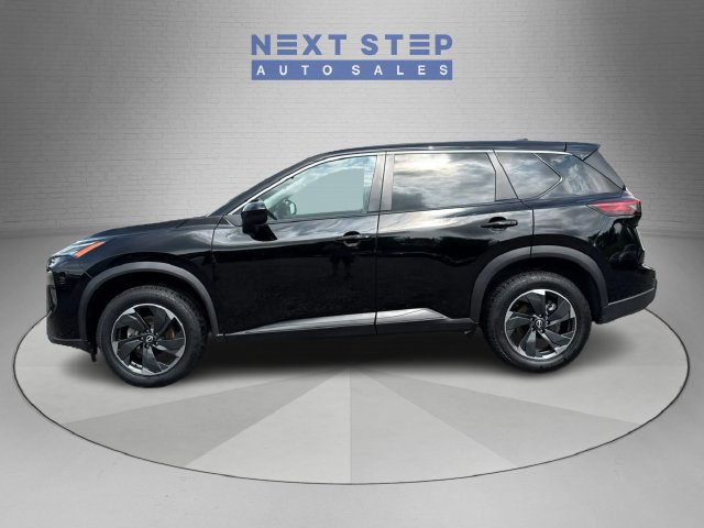 Used 2024 Nissan Rogue SV AWD/4WD image 4