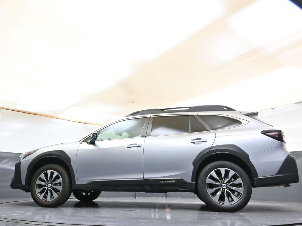 Used 2024 Subaru Outback Limited image 31