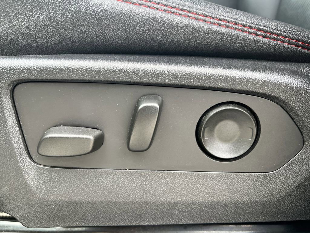 Used 2023 Chevrolet Colorado Z71 w/ Z71 Convenience Package 2 image 22