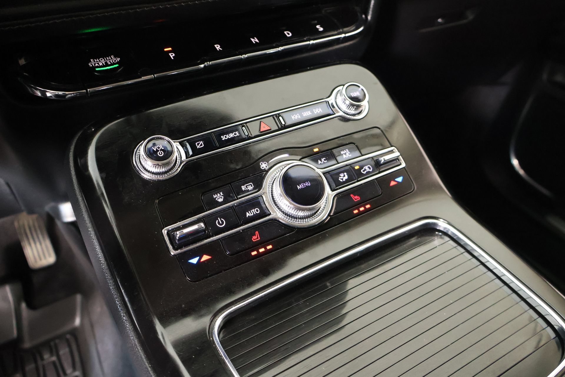 Used 2023 Lincoln Nautilus AWD w/ Premium Package image 8