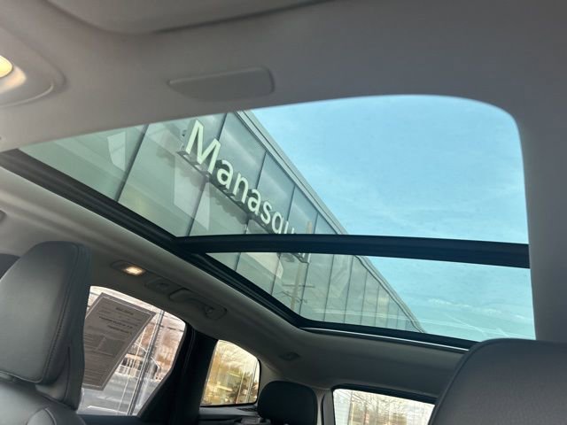 Certified 2025 Volvo XC60 B5 Plus w/ Climate Package image 27