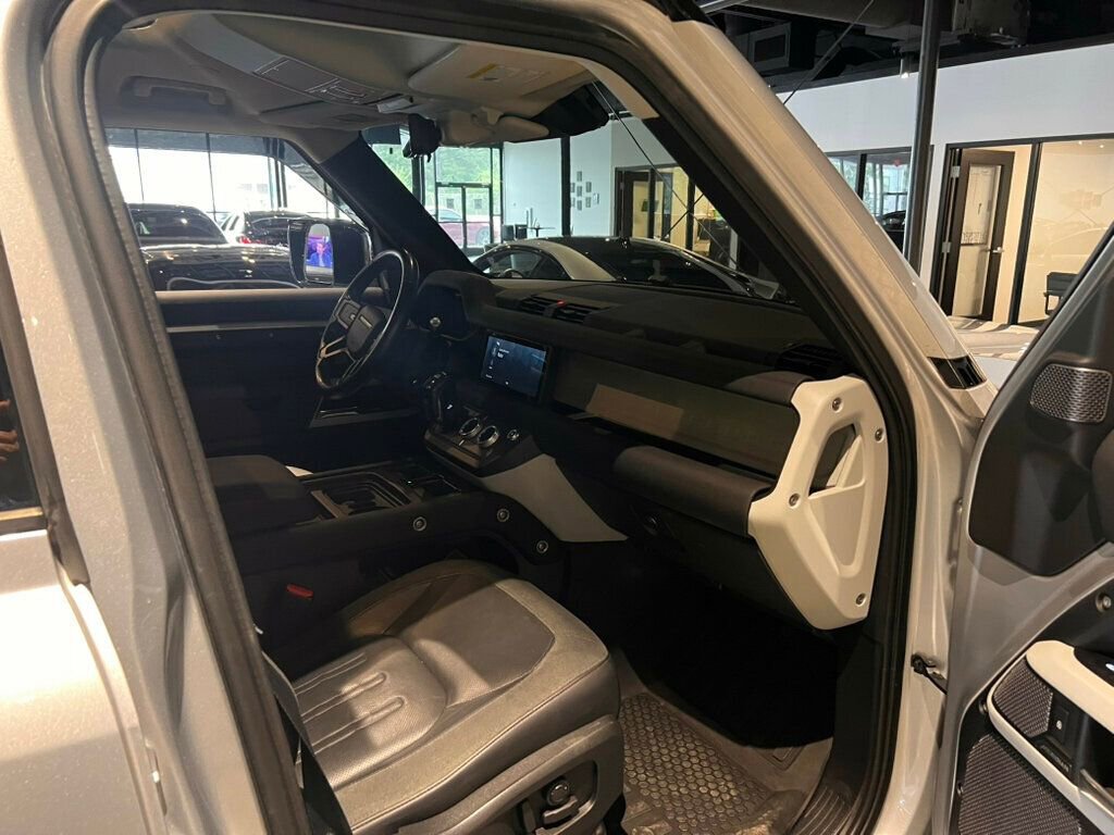 Used 2020 Land Rover Defender 110 First Edition AWD/4WD image 30