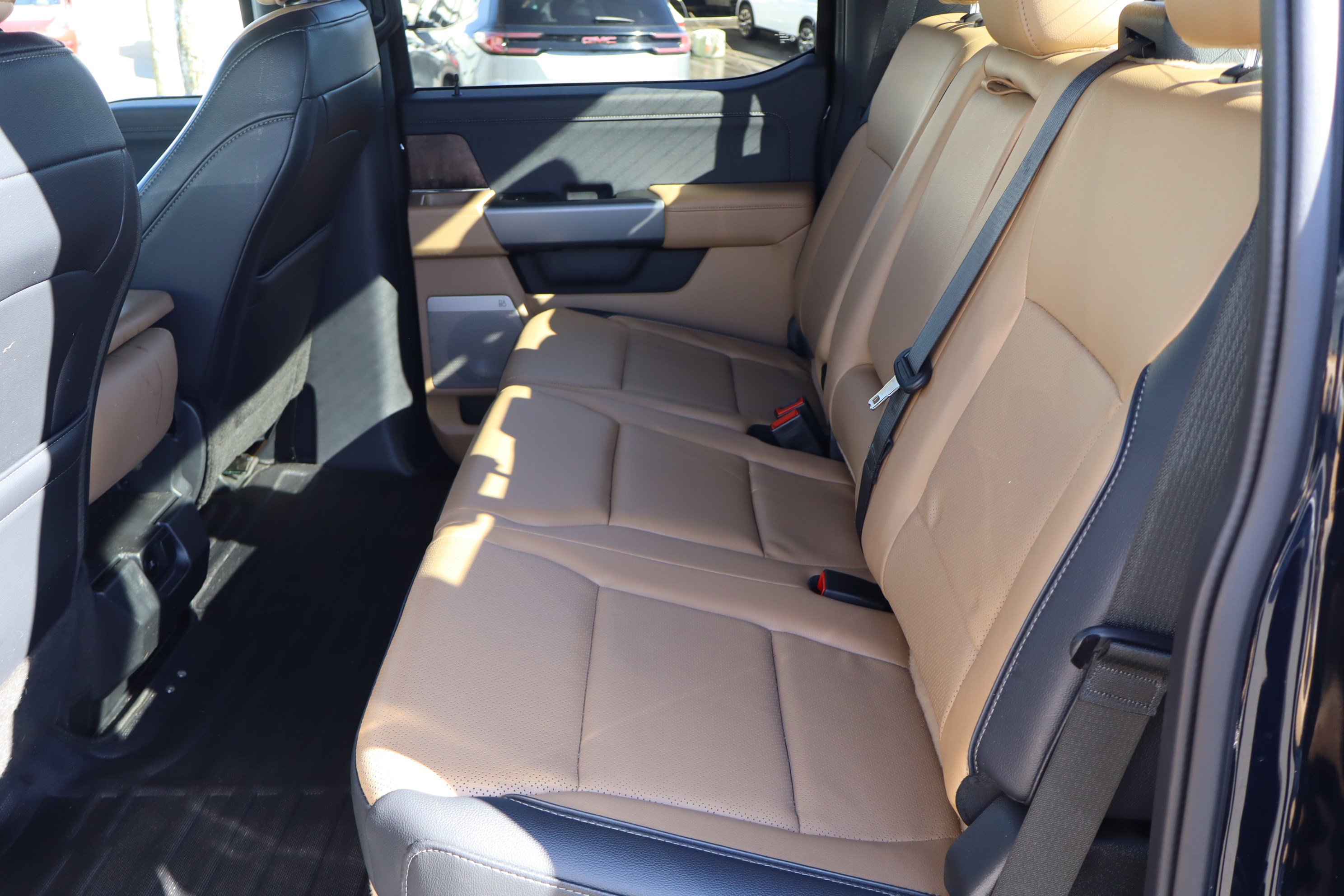 Used 2025 Ford F250 Lariat image 32