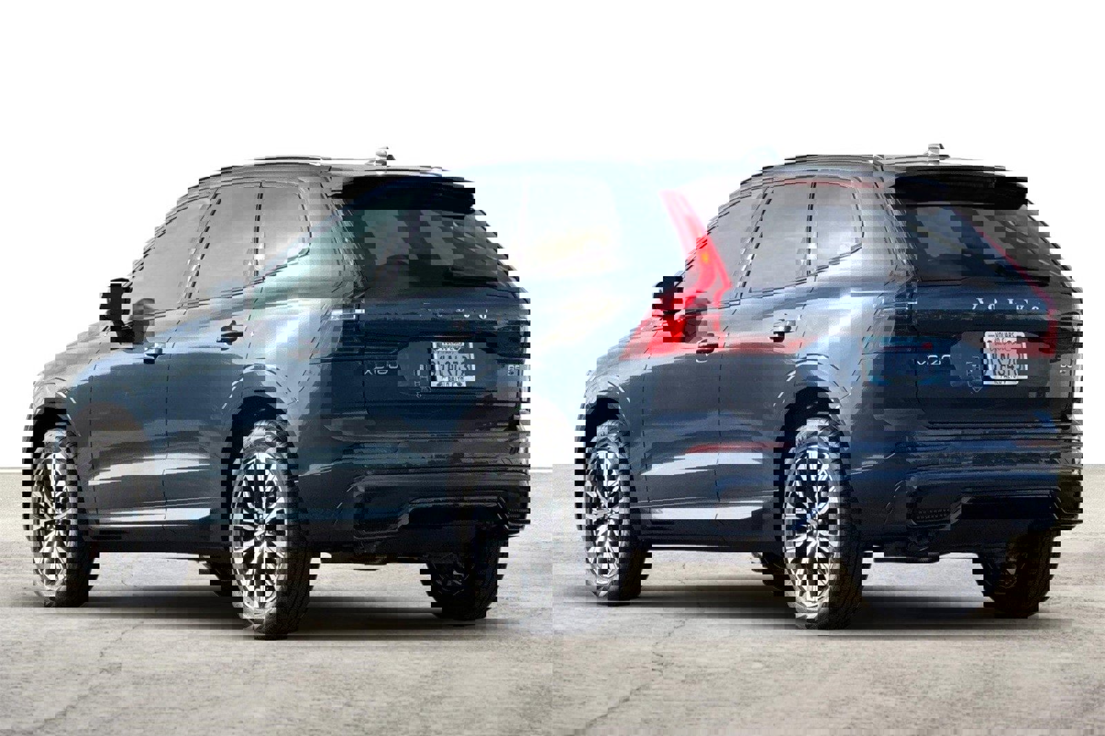 Used 2025 Volvo XC60 B5 Core w/ Protection Package Premier image 7