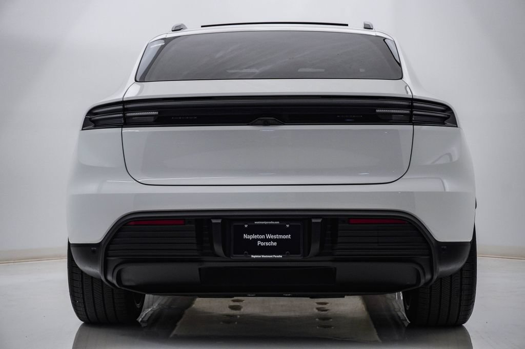 Certified 2025 Porsche Macan 4S Electric AWD/4WD image 10