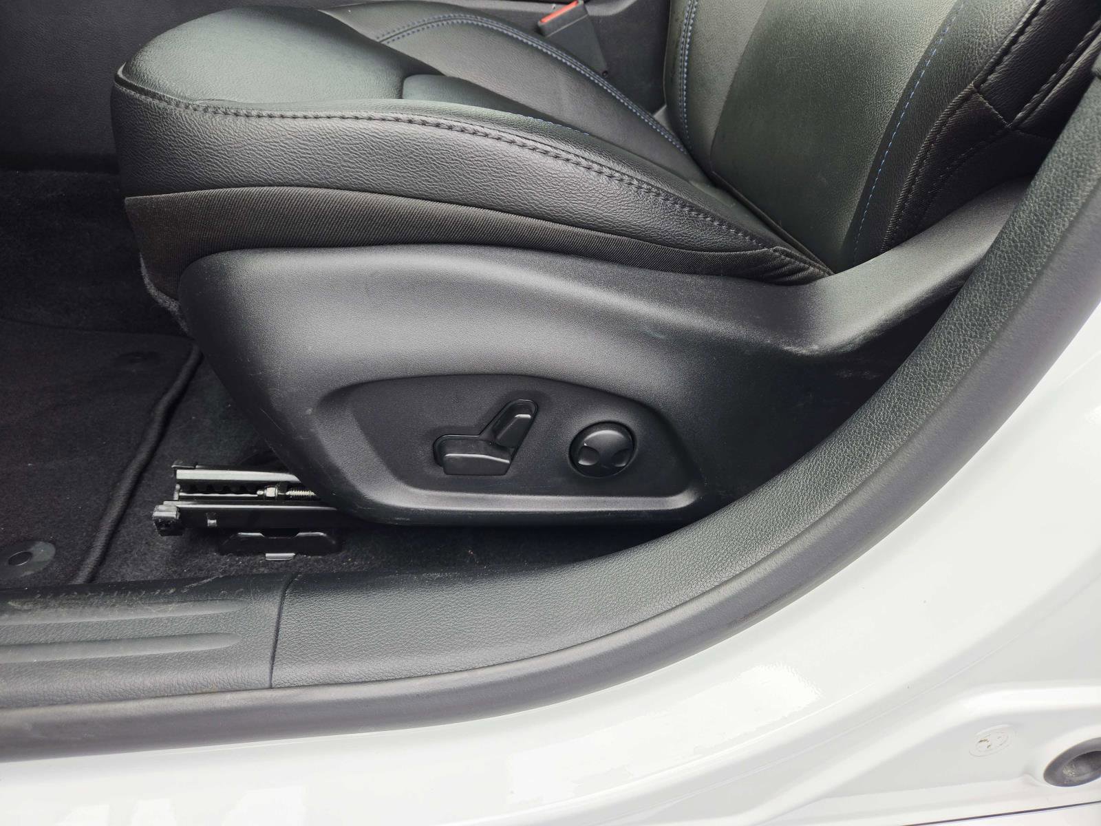 Used 2025 Jeep Compass Limited w/ High Altitude Package image 38