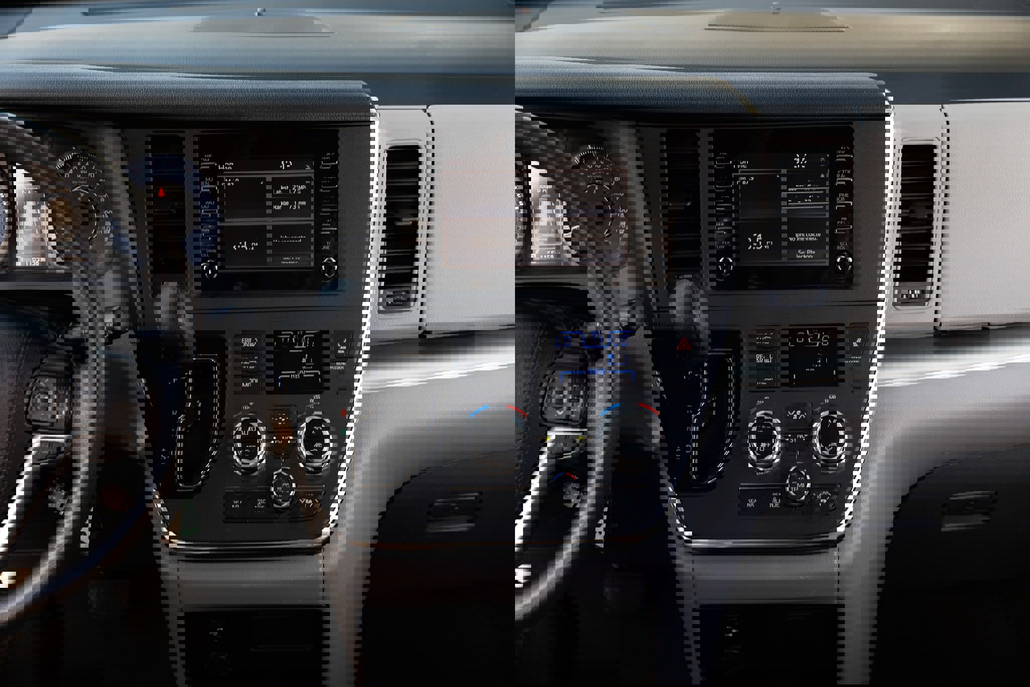 Used 2019 Toyota Sienna L image 41