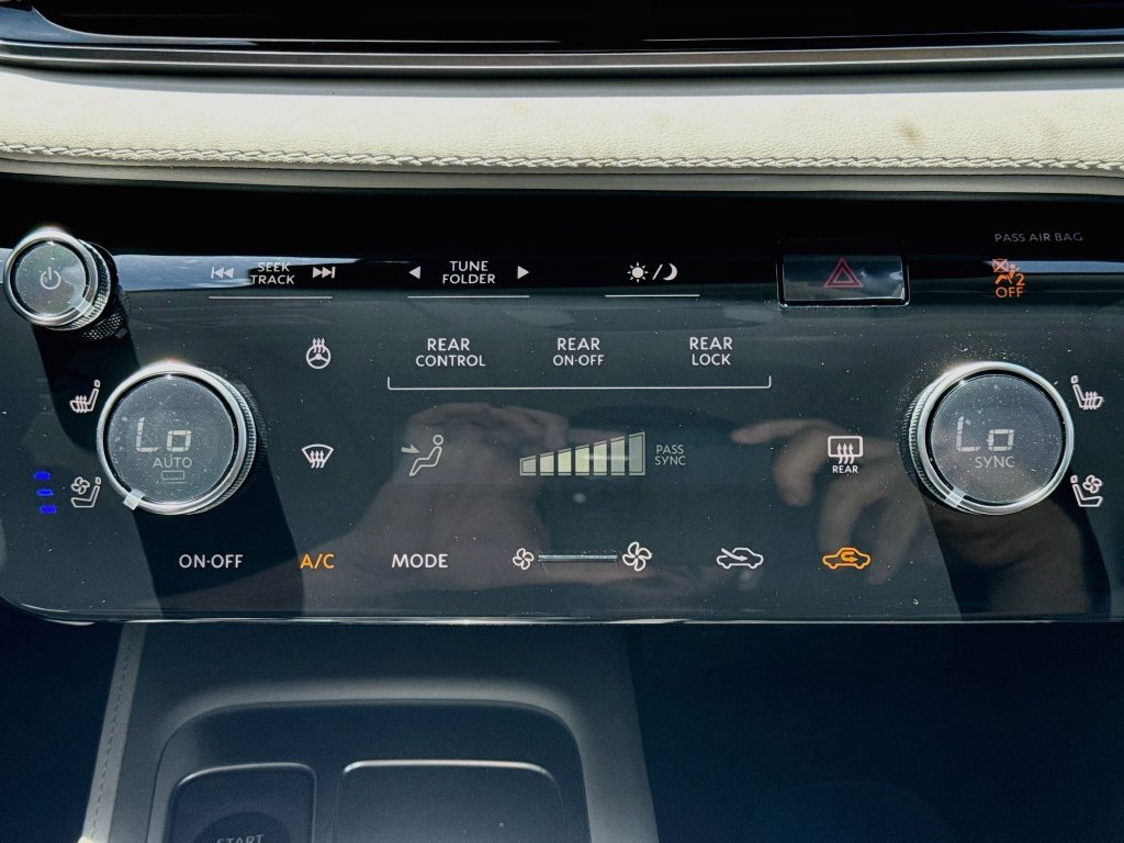 New 2027 INFINITI QX60 Luxe w/ Cargo Package FWD image 16