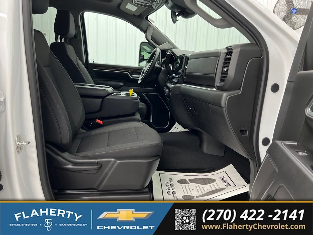 Used 2025 Chevrolet Silverado 2500 LT w/ Convenience Package AWD/4WD image 15