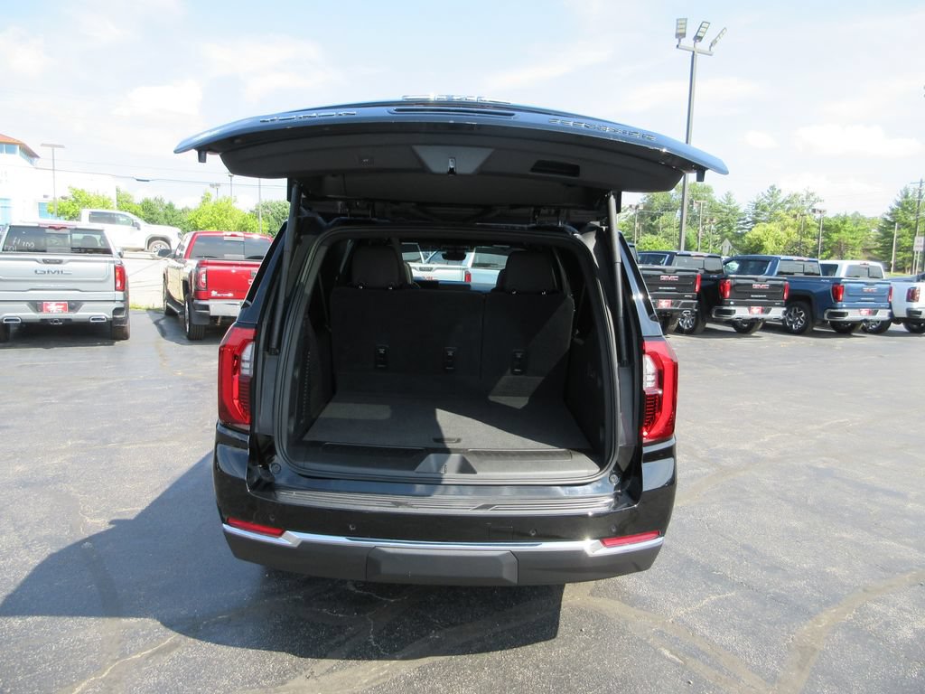 Certified 2025 GMC Yukon XL Elevation w/ Technology Package AWD/4WD image 8