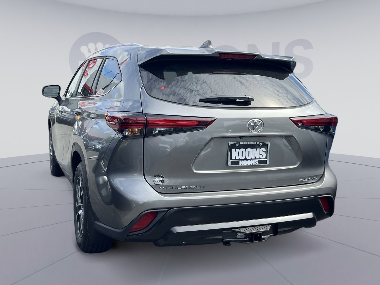 New 2025 Toyota Highlander XLE image 2