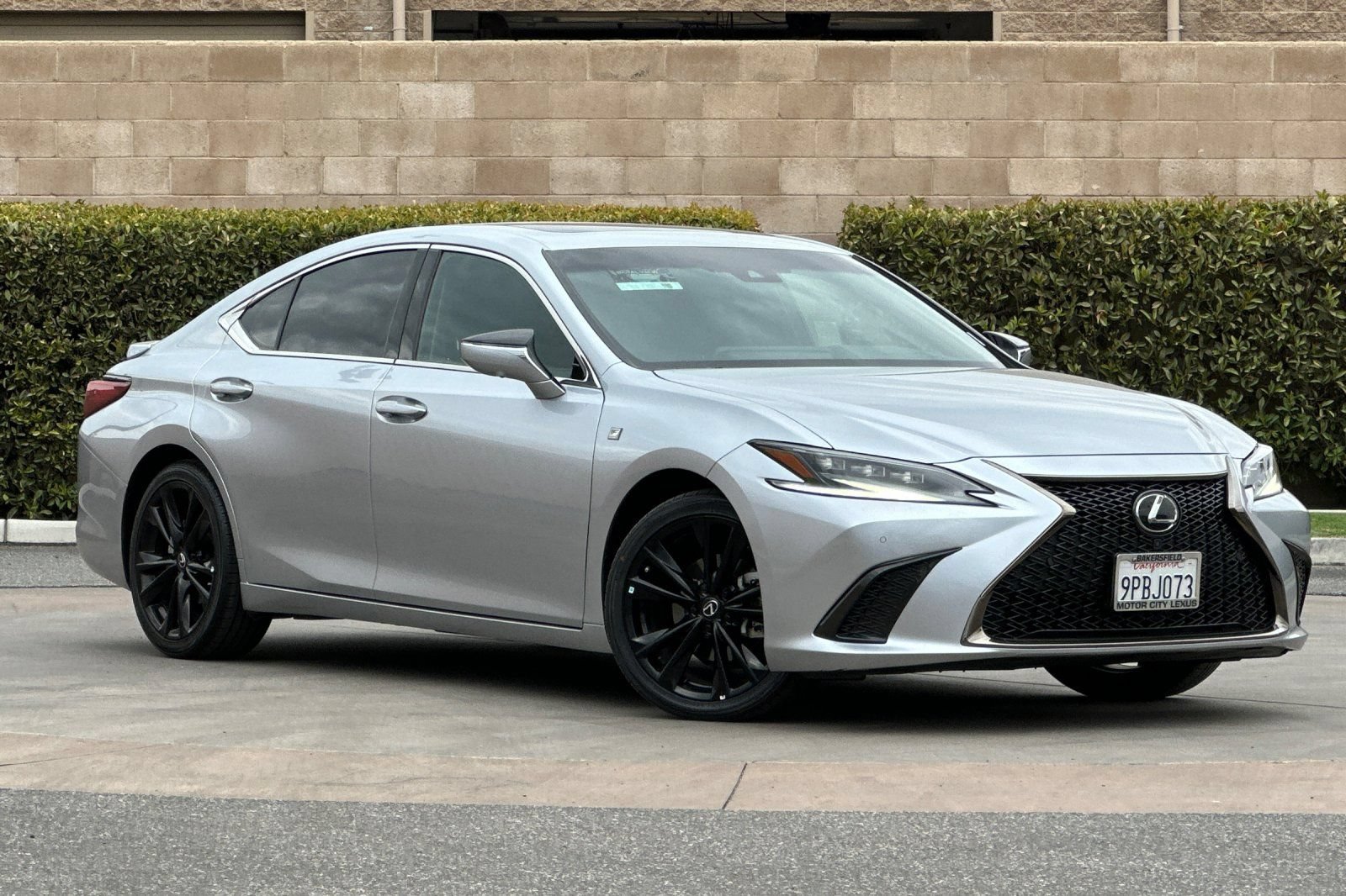 Certified 2024 Lexus ES 300h F Sport w/ Accessory Package (Z1) FWD image 2