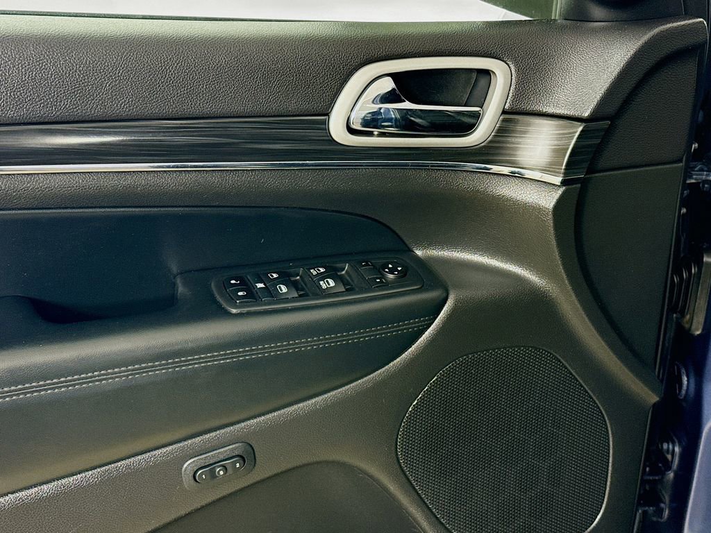 Used 2020 Jeep Grand Cherokee Limited w/ Luxury Group II image 21