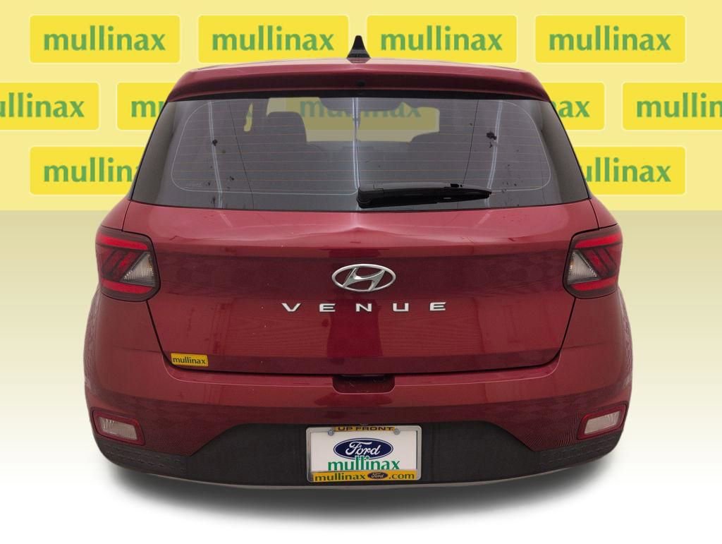 Used 2021 Hyundai Venue SE image 32