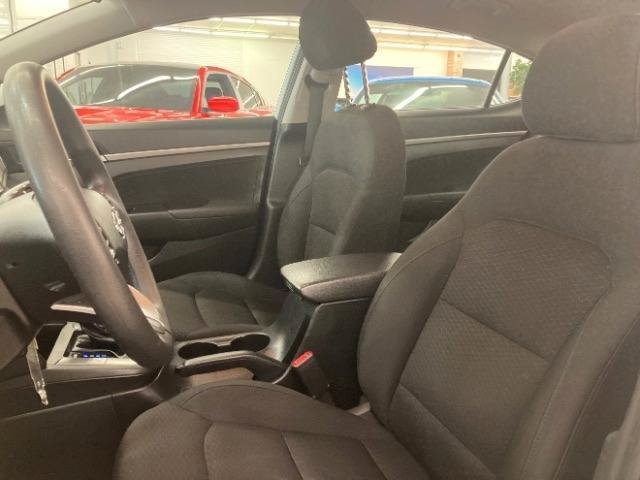 Used 2019 Hyundai Elantra SE w/ Cargo Package FWD image 10