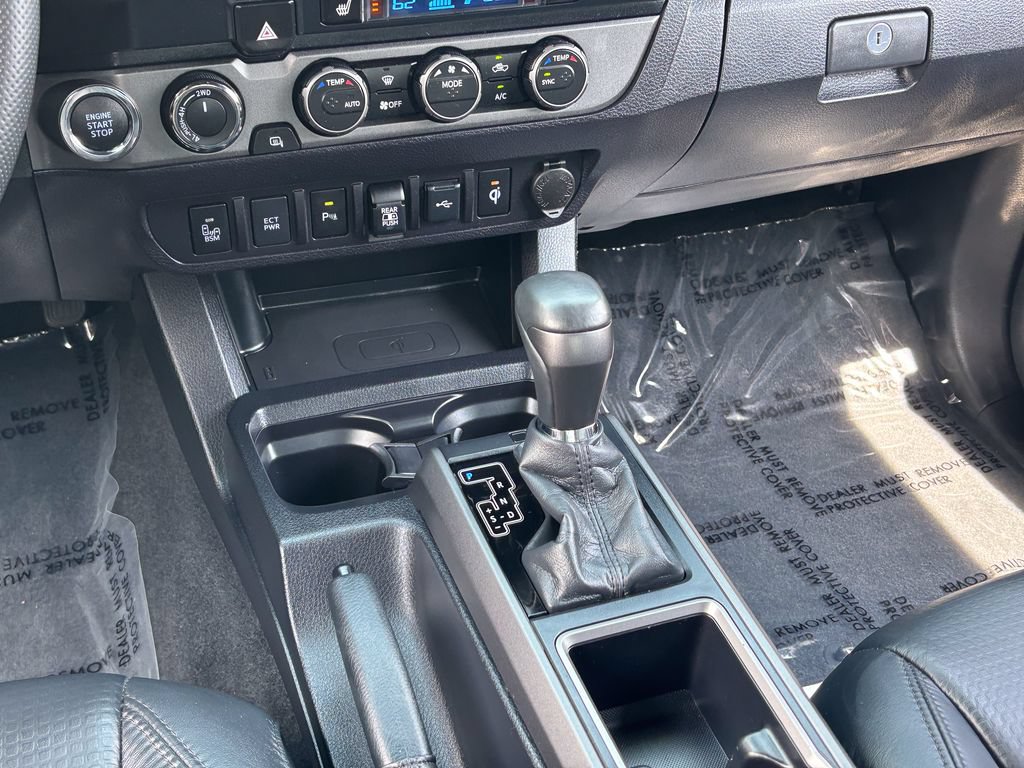 Used 2021 Toyota Tacoma TRD Sport w/ TRD Premium Sport Package AWD/4WD image 32