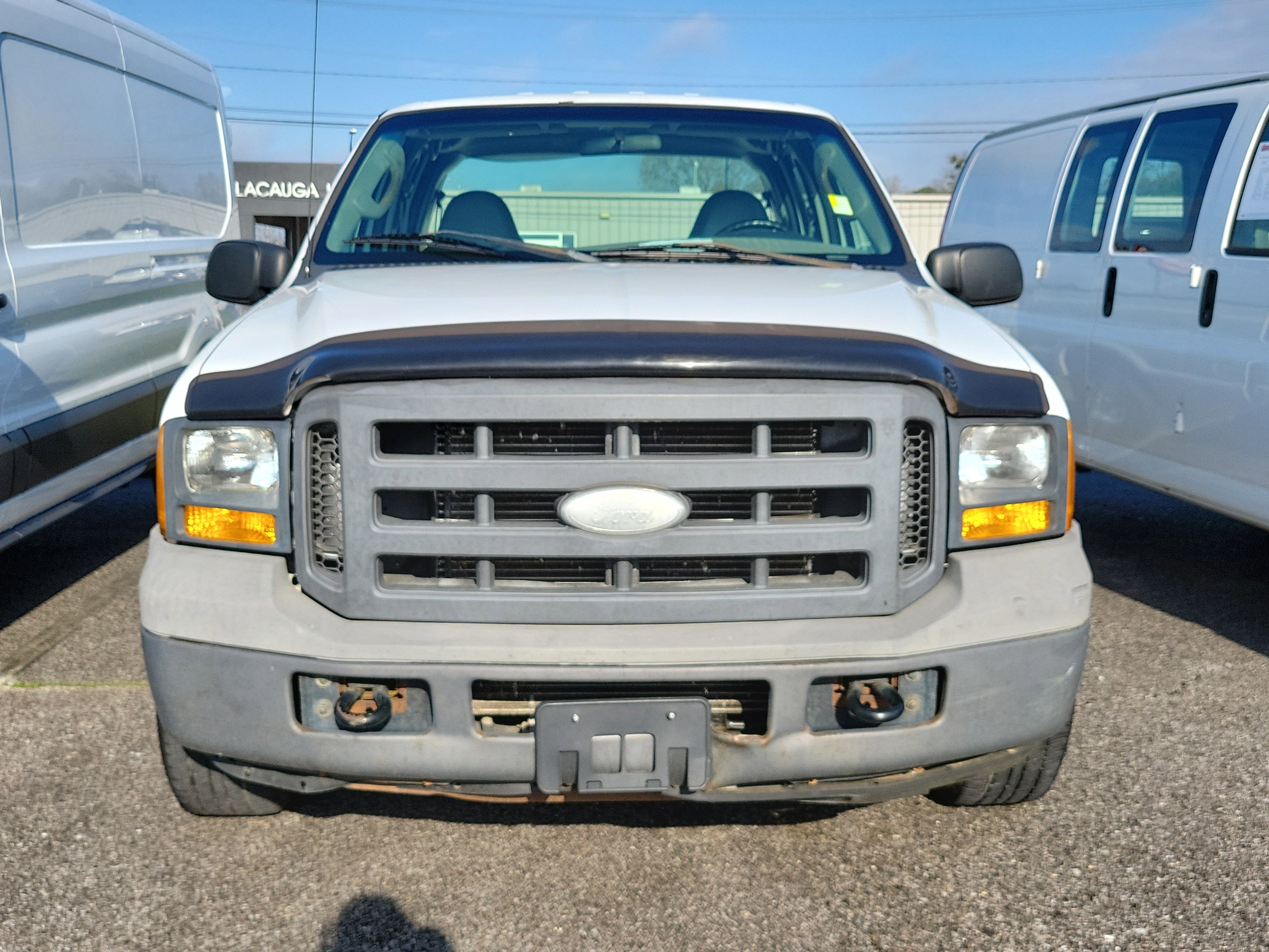 Used 2005 Ford F250 XL image 2
