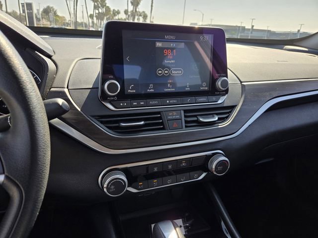 Used 2024 Nissan Altima 2.5 SV image 19